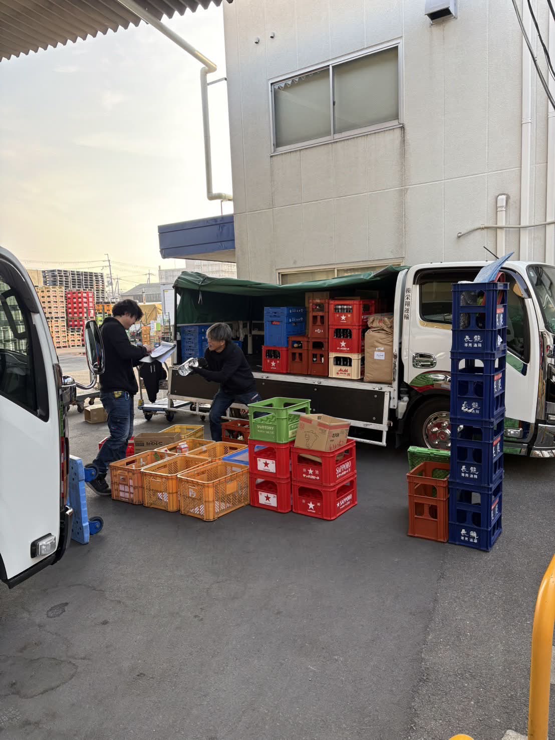 酒類・食品配送の積み込み作業
